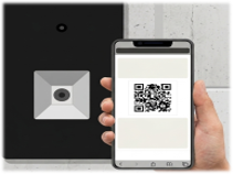 スマートフォンのQRコードを読み取って認証するイメージ